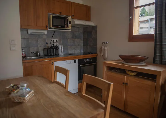 Au Coeur De St-lary - Piscine Chauffee Et Sauna Appartement