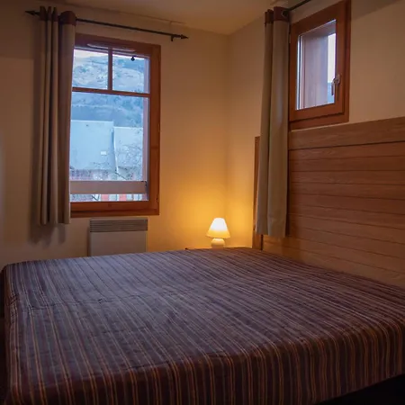 Au Coeur De St-lary - Piscine Chauffee Et Sauna سانت لاري سولون